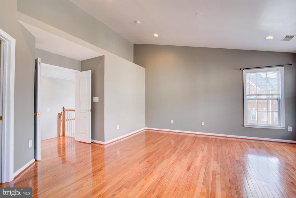25130 CUTGRASS TERRACE