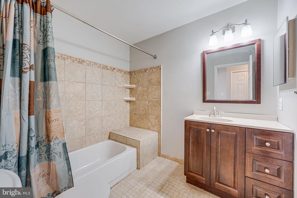 20596 CORNSTALK TERRACE Unit: 302