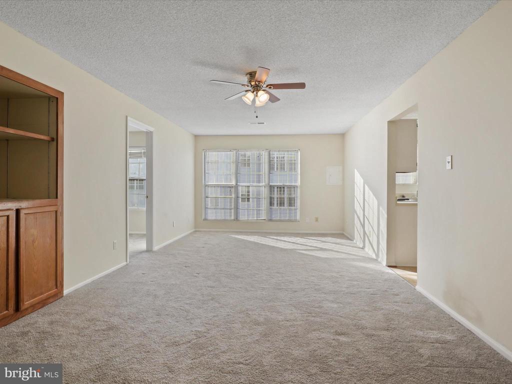 1108 HUNTMASTER TERRACE NE Unit: 202