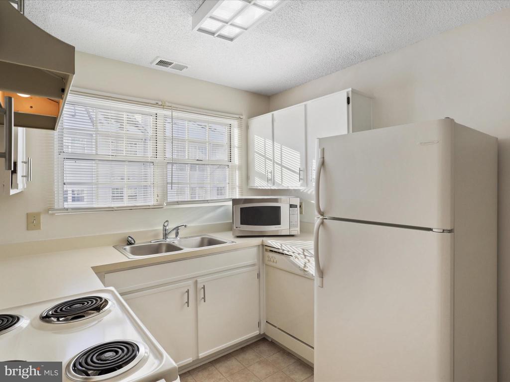 1108 HUNTMASTER TERRACE NE Unit: 202