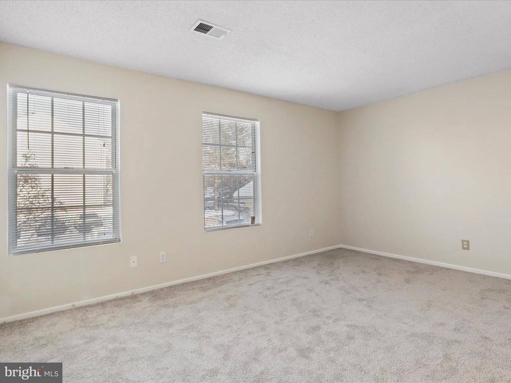 1108 HUNTMASTER TERRACE NE Unit: 202