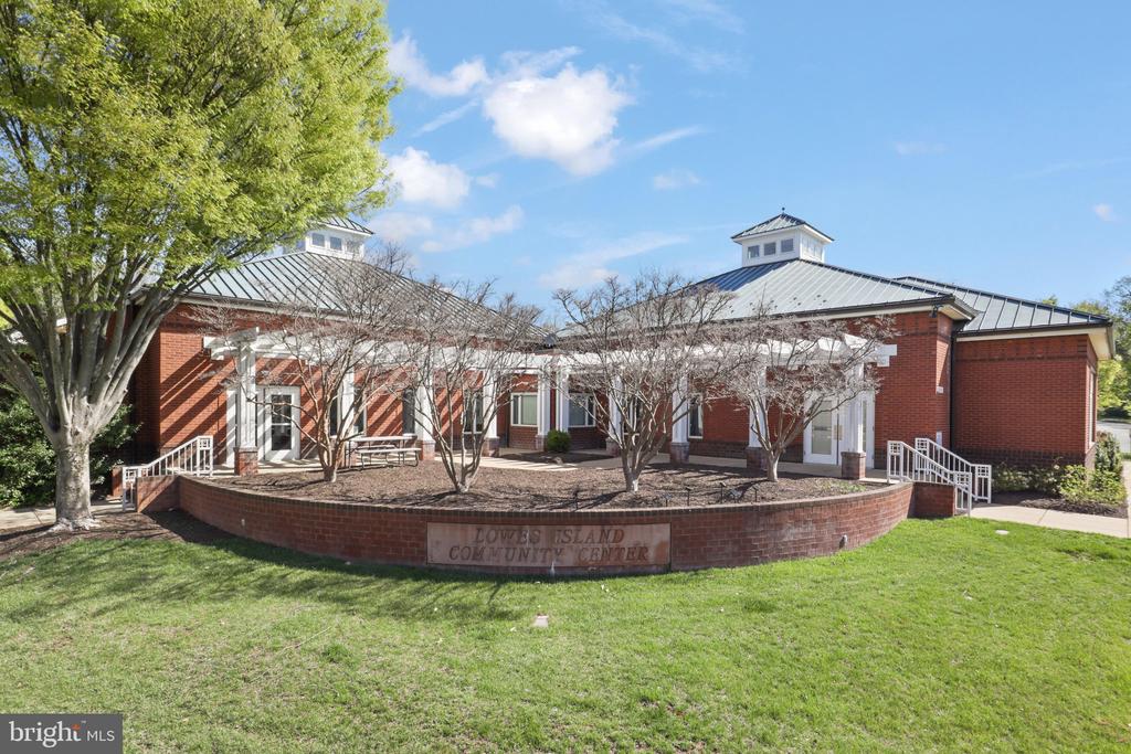 20200 CENTER BROOK SQUARE