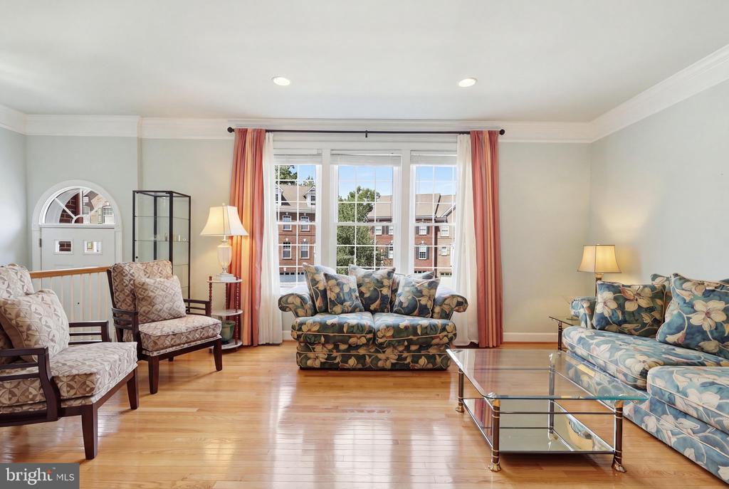 20200 CENTER BROOK SQUARE