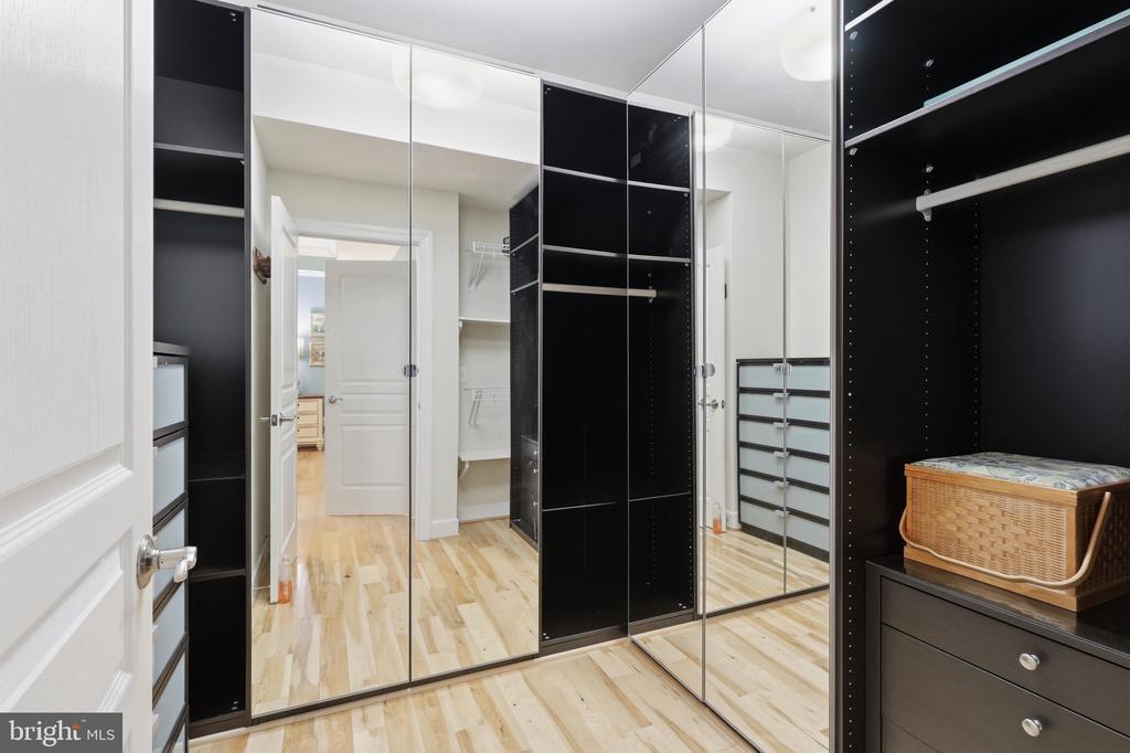 20200 CENTER BROOK SQUARE
