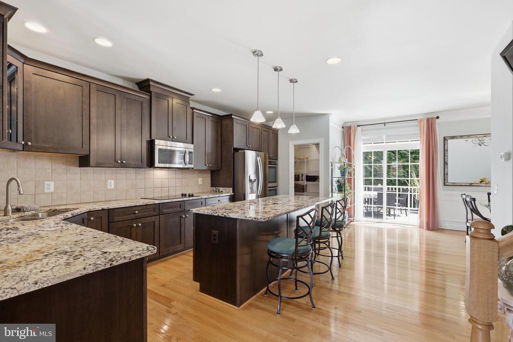 20200 CENTER BROOK SQUARE