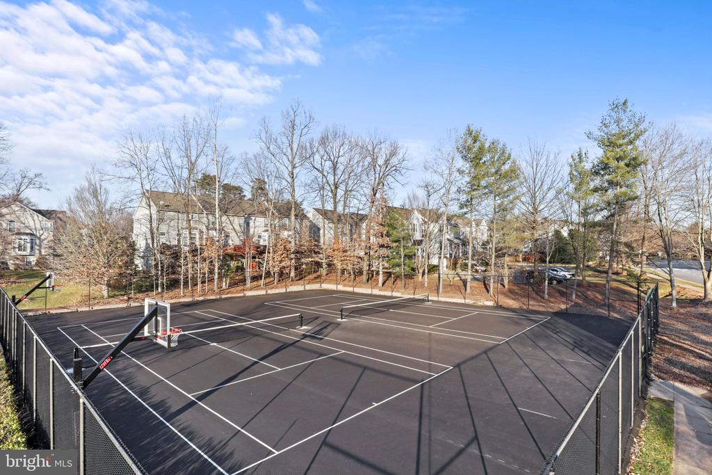 20200 CENTER BROOK SQUARE