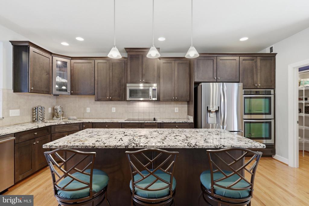 20200 CENTER BROOK SQUARE