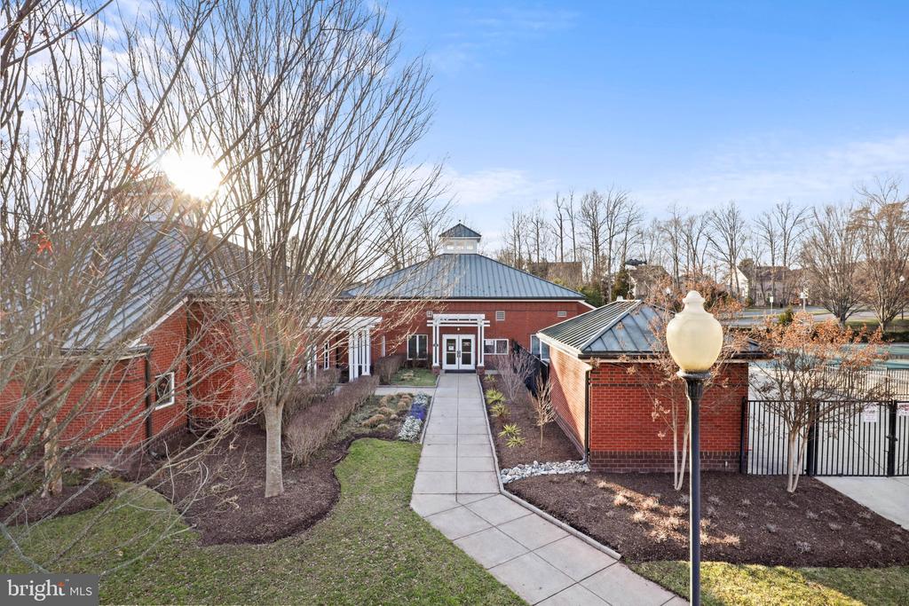 20200 CENTER BROOK SQUARE