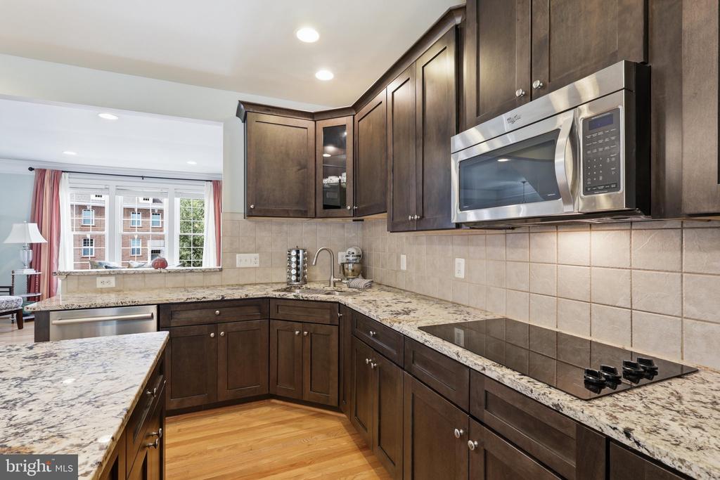 20200 CENTER BROOK SQUARE
