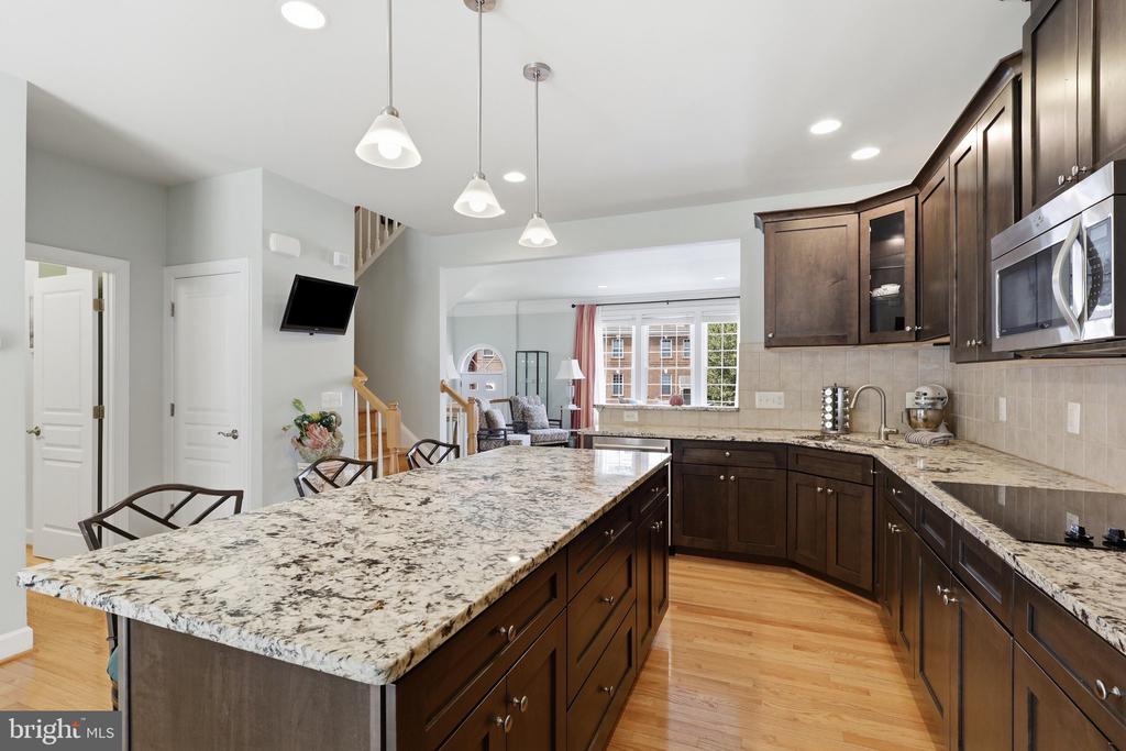 20200 CENTER BROOK SQUARE