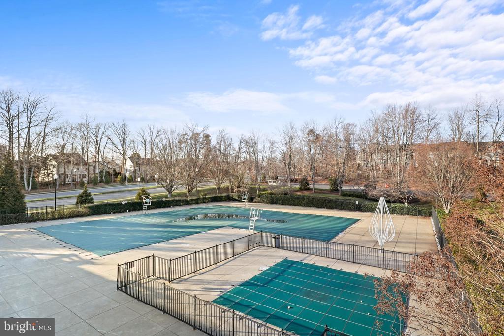 20200 CENTER BROOK SQUARE