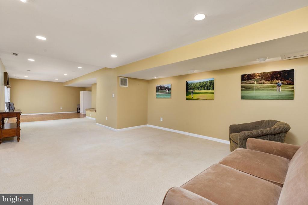 21614 GOODWIN COURT