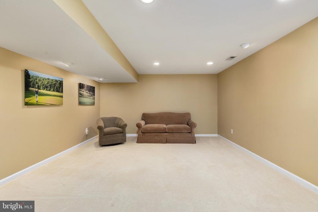 21614 GOODWIN COURT