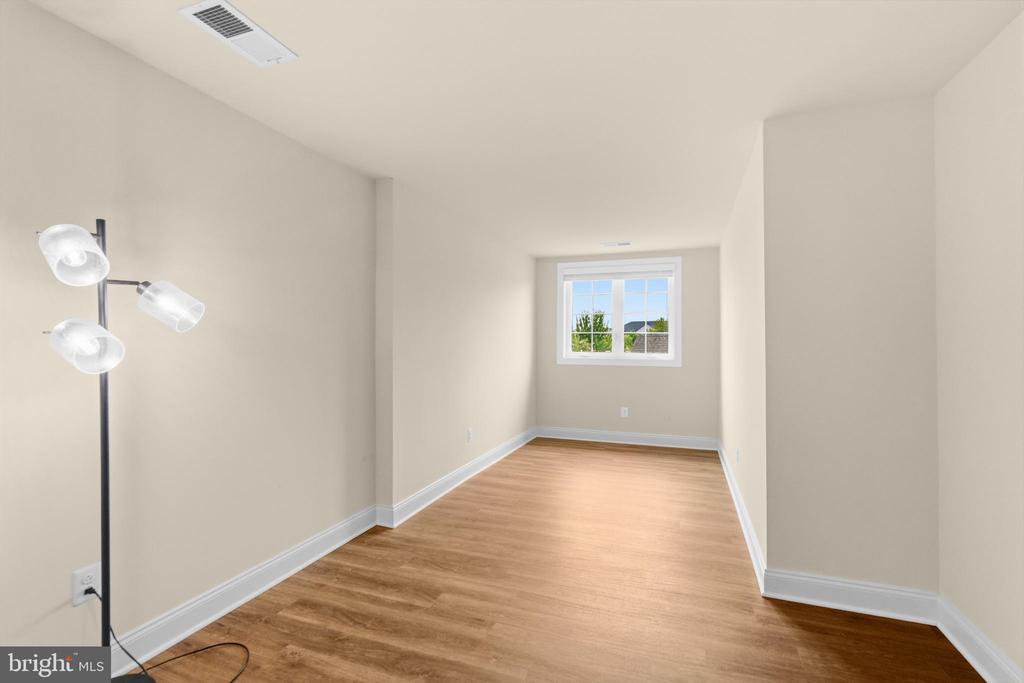 20918 ROCKY KNOLL SQUARE