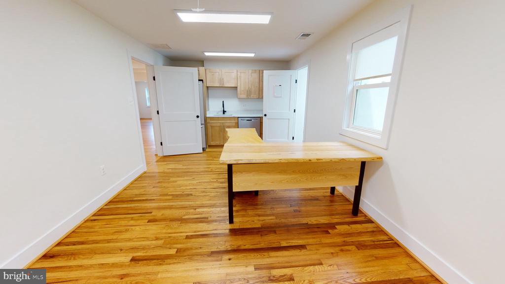 150 N HATCHER AVENUE Unit: 100