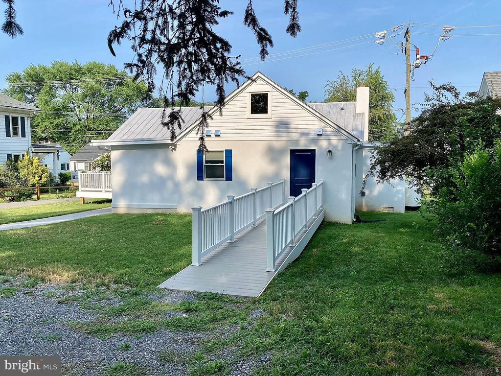 150 N HATCHER AVENUE Unit: 200