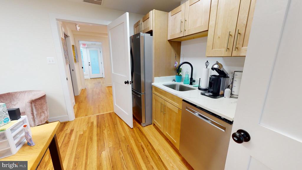 150 N HATCHER AVENUE Unit: 200