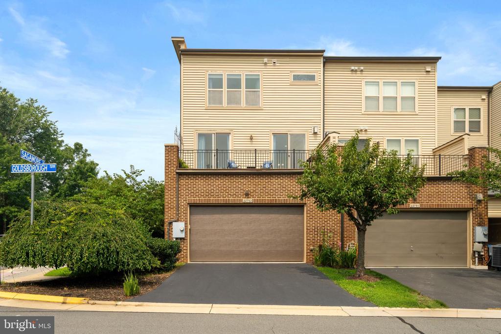22792 SAGAMORE SQUARE