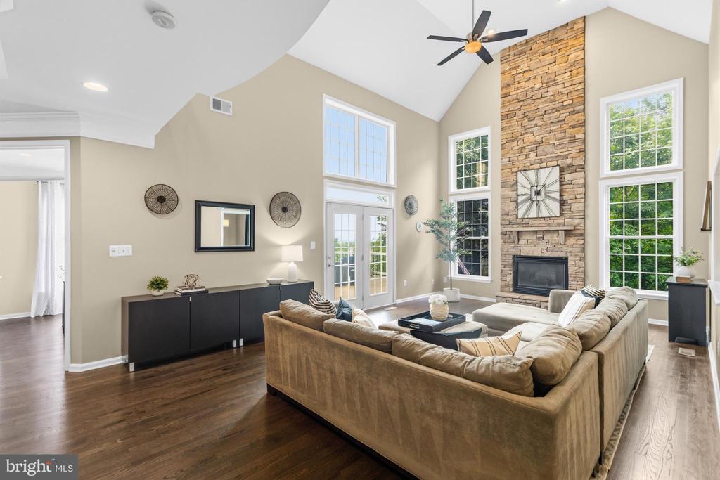 42673 SILVERTHORNE COURT