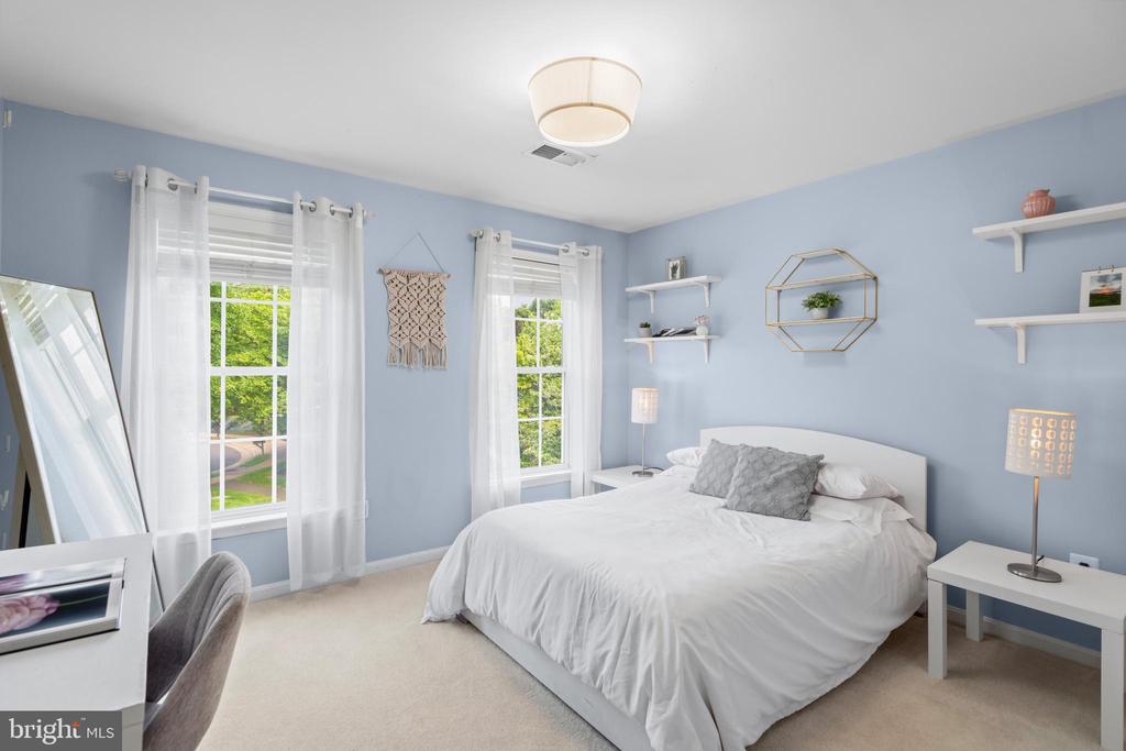 42673 SILVERTHORNE COURT