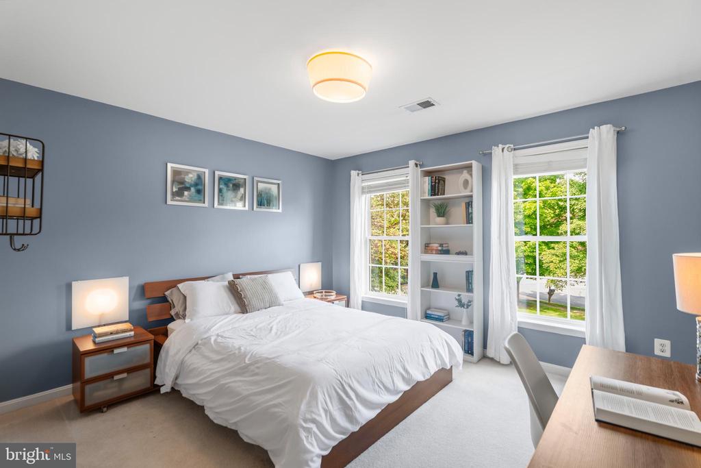 42673 SILVERTHORNE COURT