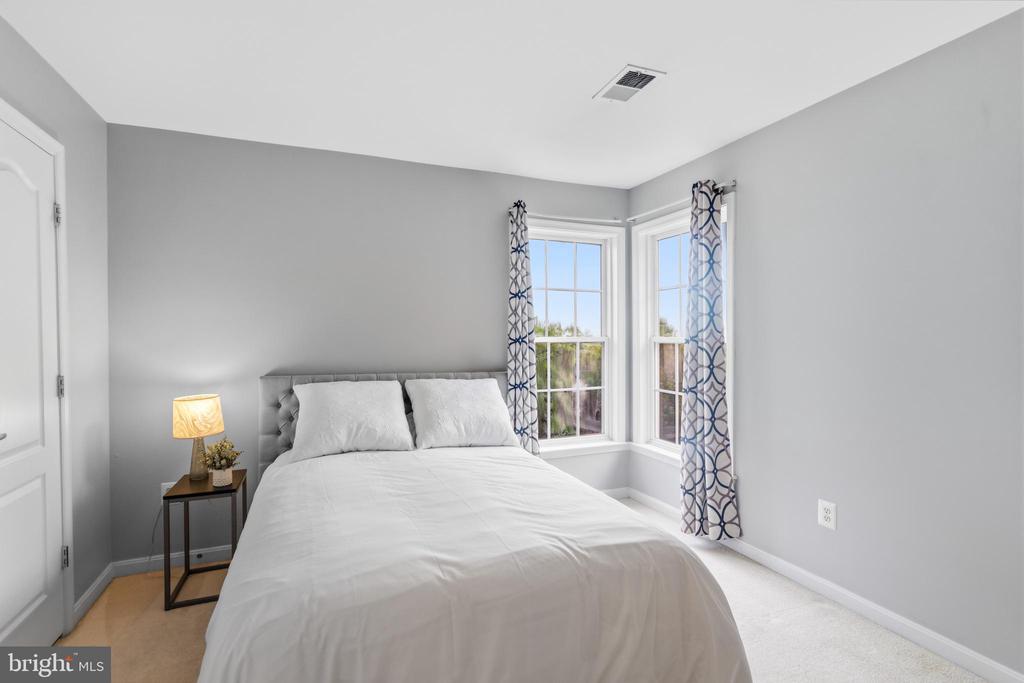 42673 SILVERTHORNE COURT