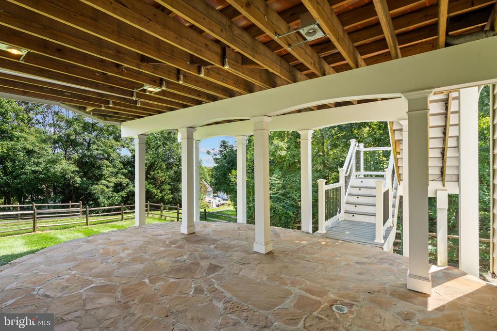 42673 SILVERTHORNE COURT
