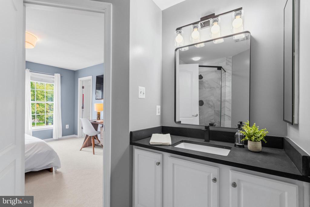 42673 SILVERTHORNE COURT