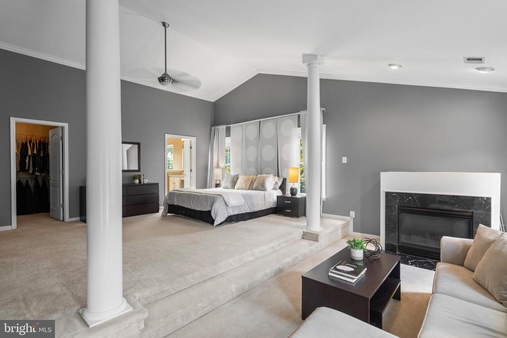 42673 SILVERTHORNE COURT