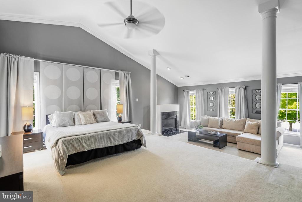 42673 SILVERTHORNE COURT