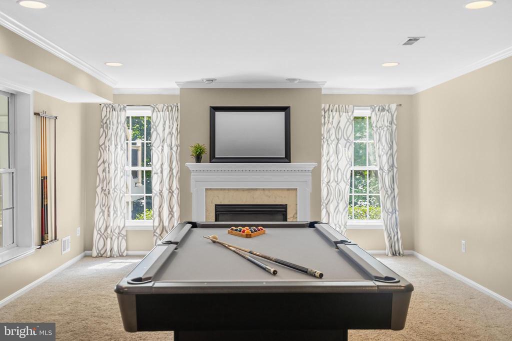 42673 SILVERTHORNE COURT