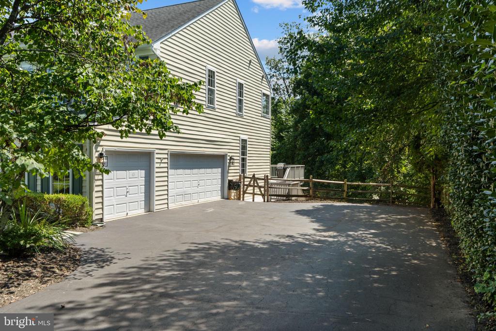 42673 SILVERTHORNE COURT