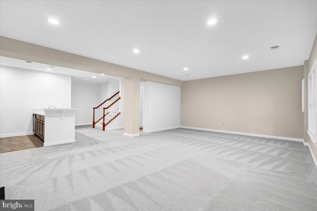 47650 MID SURREY SQUARE