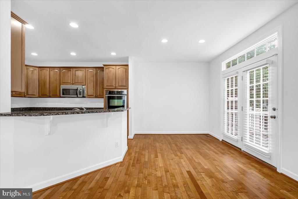 47650 MID SURREY SQUARE