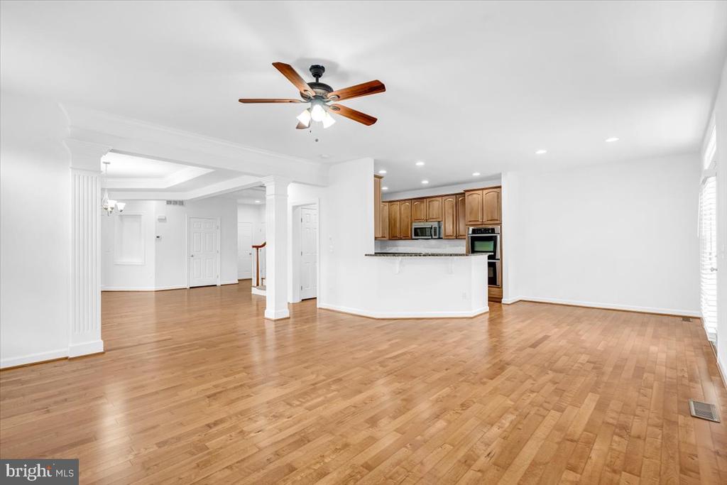 47650 MID SURREY SQUARE