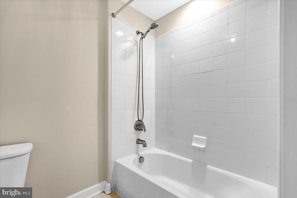 47650 MID SURREY SQUARE