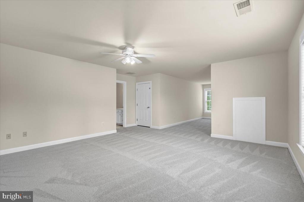 47650 MID SURREY SQUARE
