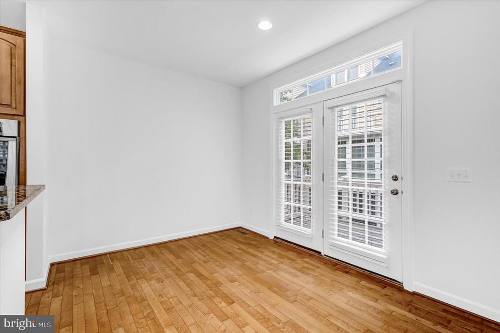 47650 MID SURREY SQUARE