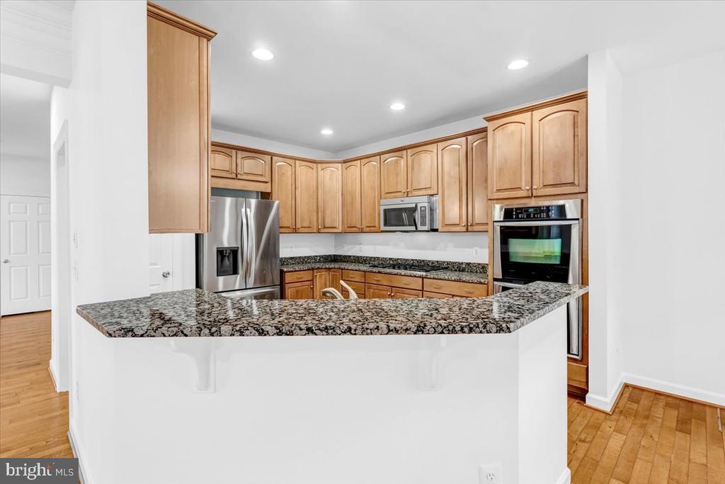 47650 MID SURREY SQUARE
