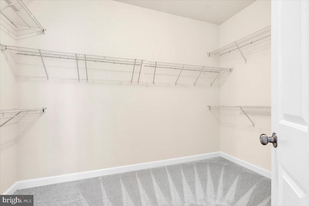 47650 MID SURREY SQUARE