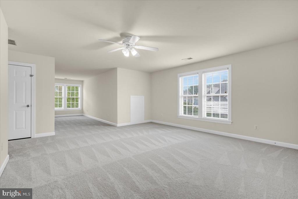 47650 MID SURREY SQUARE