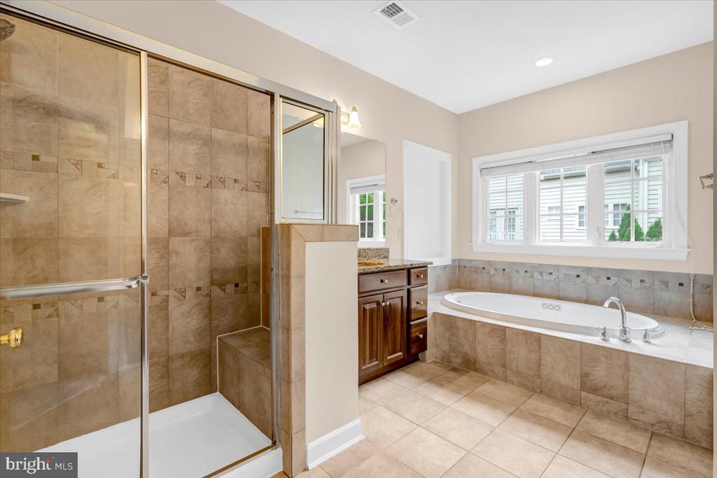 47650 MID SURREY SQUARE