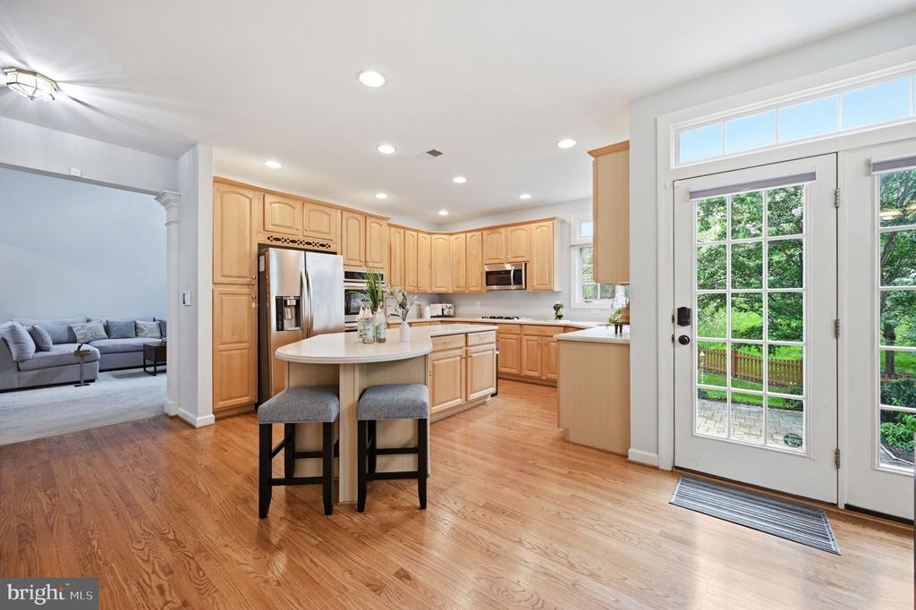 42831 DELPHINIUM CIRCLE
