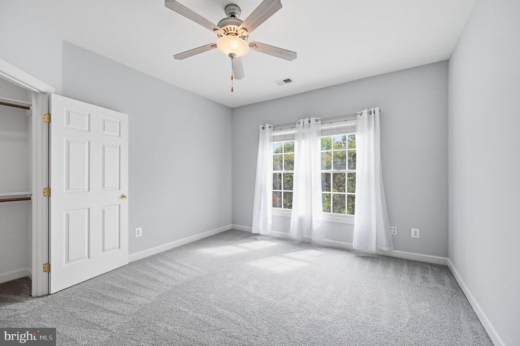 42831 DELPHINIUM CIRCLE