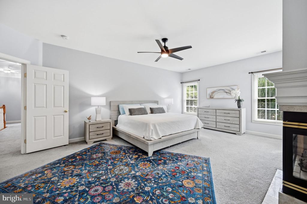 42831 DELPHINIUM CIRCLE