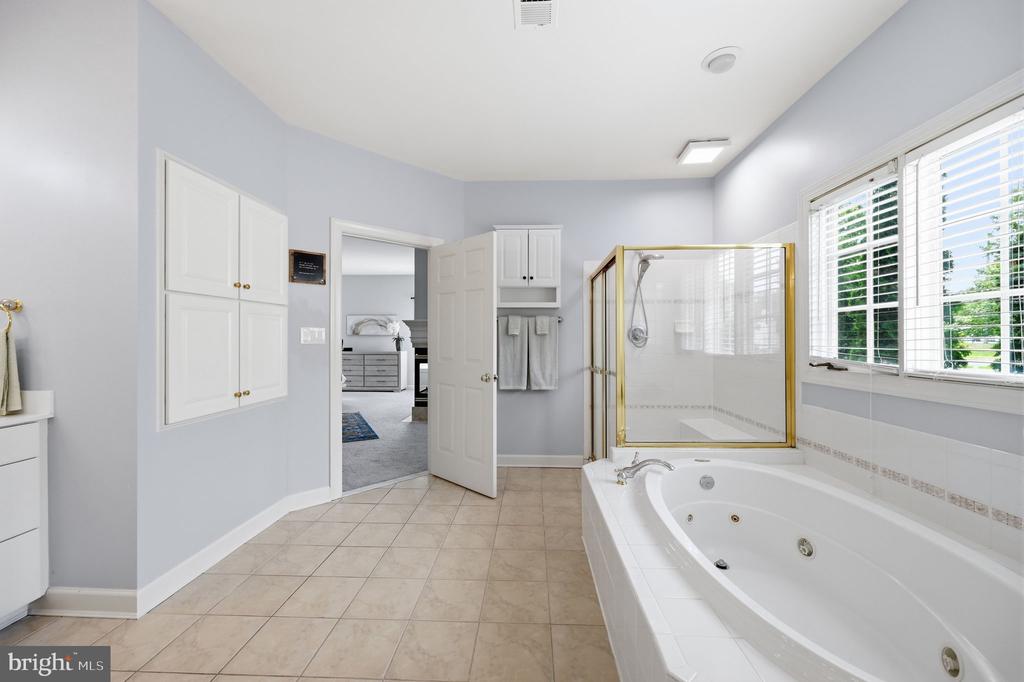 42831 DELPHINIUM CIRCLE