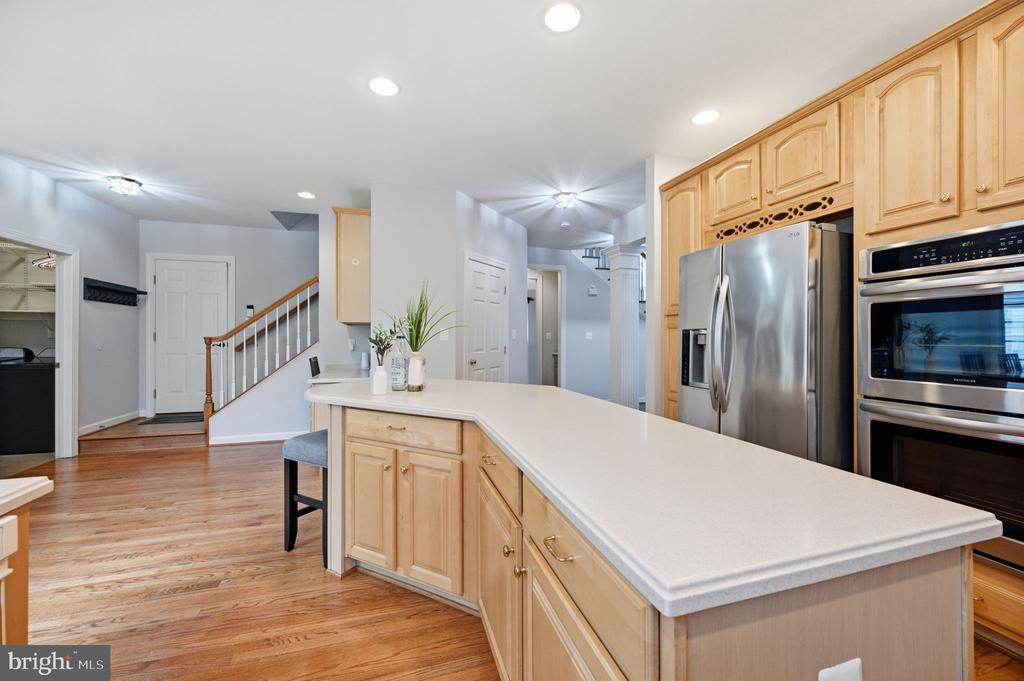 42831 DELPHINIUM CIRCLE