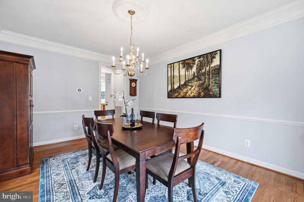 42831 DELPHINIUM CIRCLE
