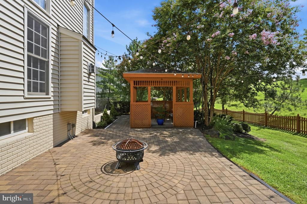 42831 DELPHINIUM CIRCLE