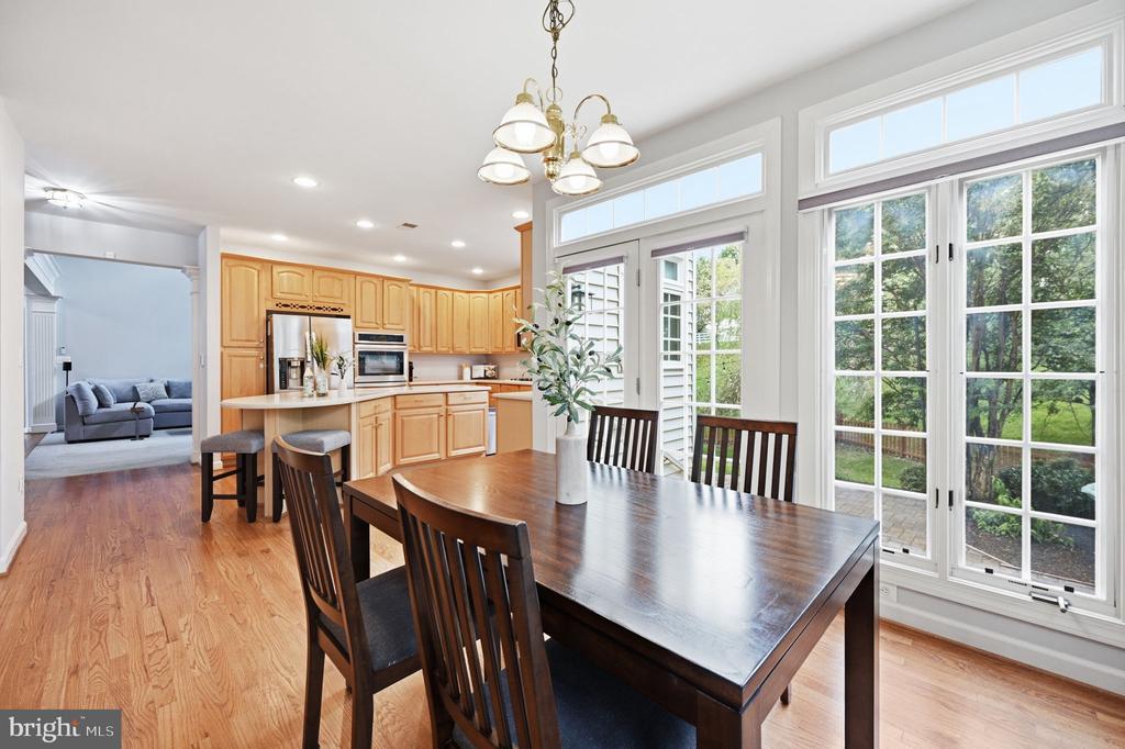 42831 DELPHINIUM CIRCLE